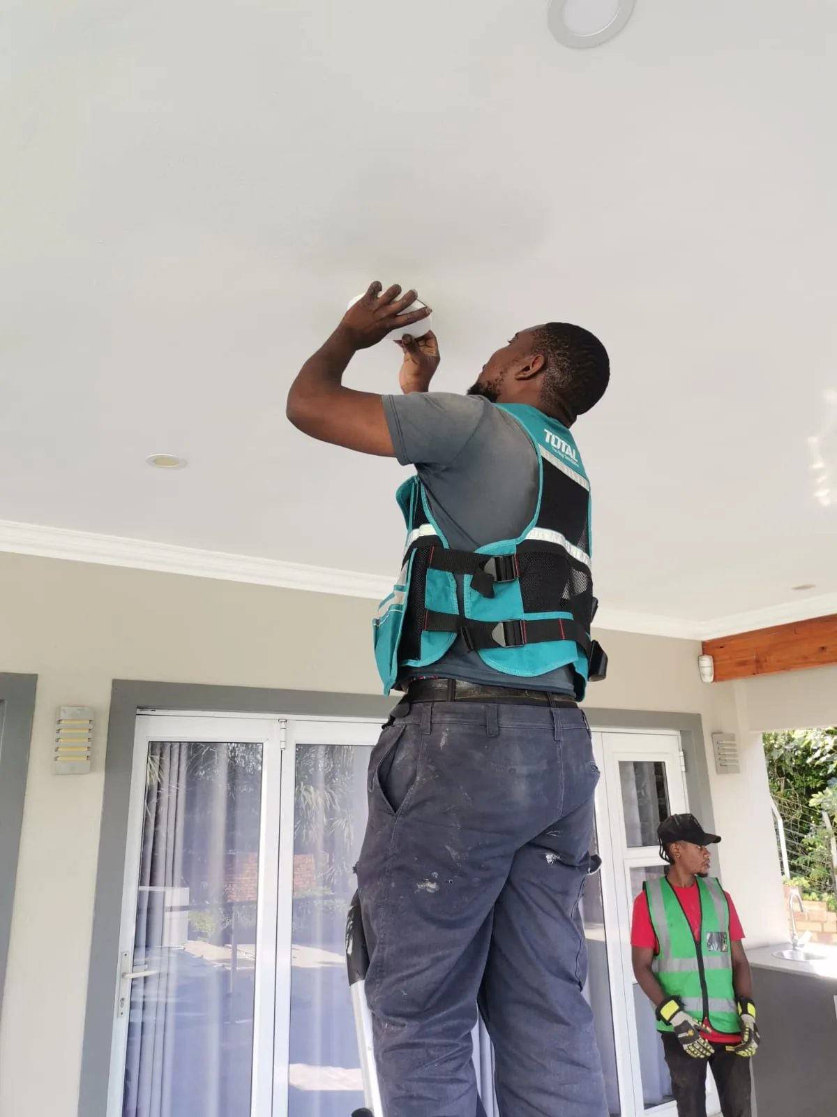 Ceiling device technician